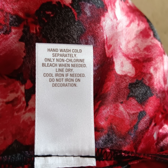 Black and Red Floral Dress - Picture 11 of 11